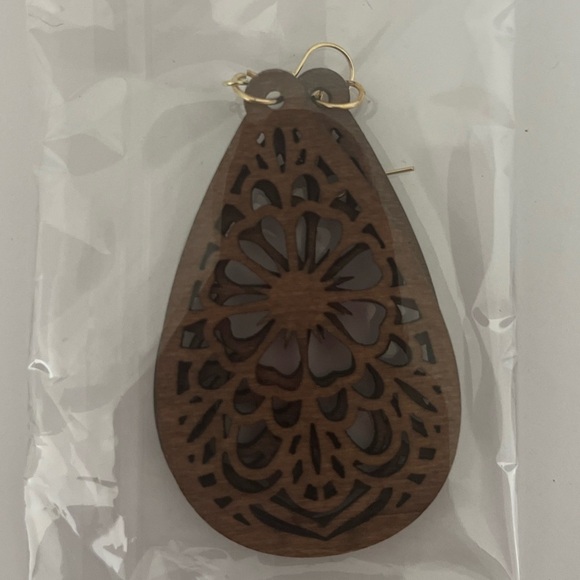 NWT Lot Set of 4 Wood Laser cut Bohemian earrings - Picture 6 of 7